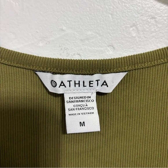 Athleta Women's Green Sleeveless Athletic Workout Running Shirt Top Medium Green - Picture 2 of 8